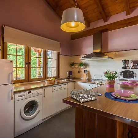 Holiday home Casucas La Guariza *