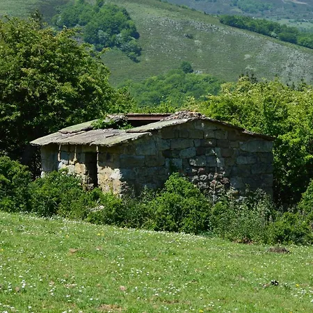 Casucas La Guariza Holiday home Fontibre
